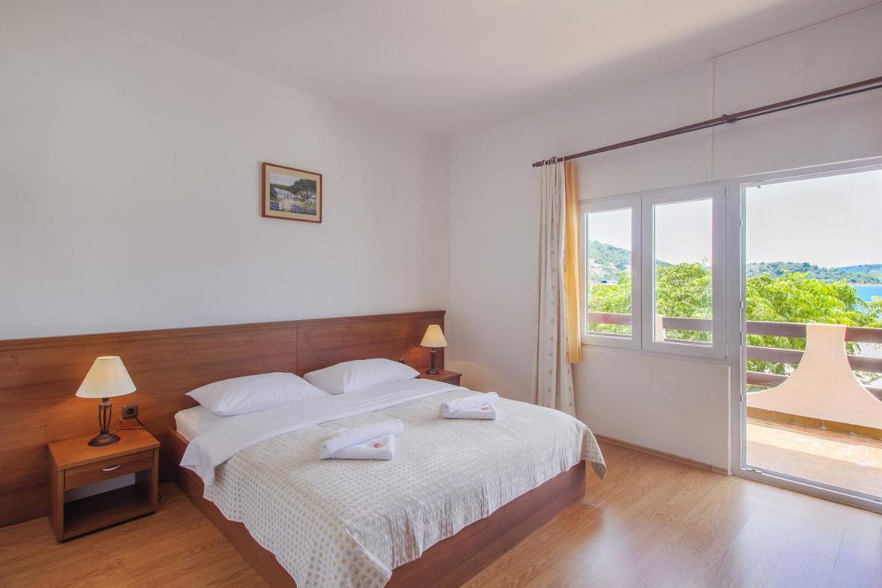 House Hotel Plava Laguna Tisno Cameră foto
